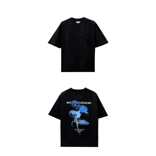 [우영미] W241TS05716B 야광 젤리피쉬 백로고 라운드 반팔 티셔츠 블랙 남성 티셔츠 / TJ,WOOYOUNGMI